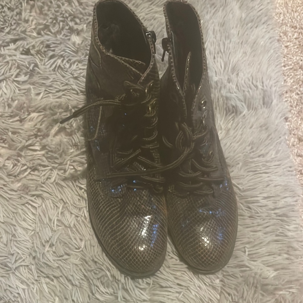 Print boots